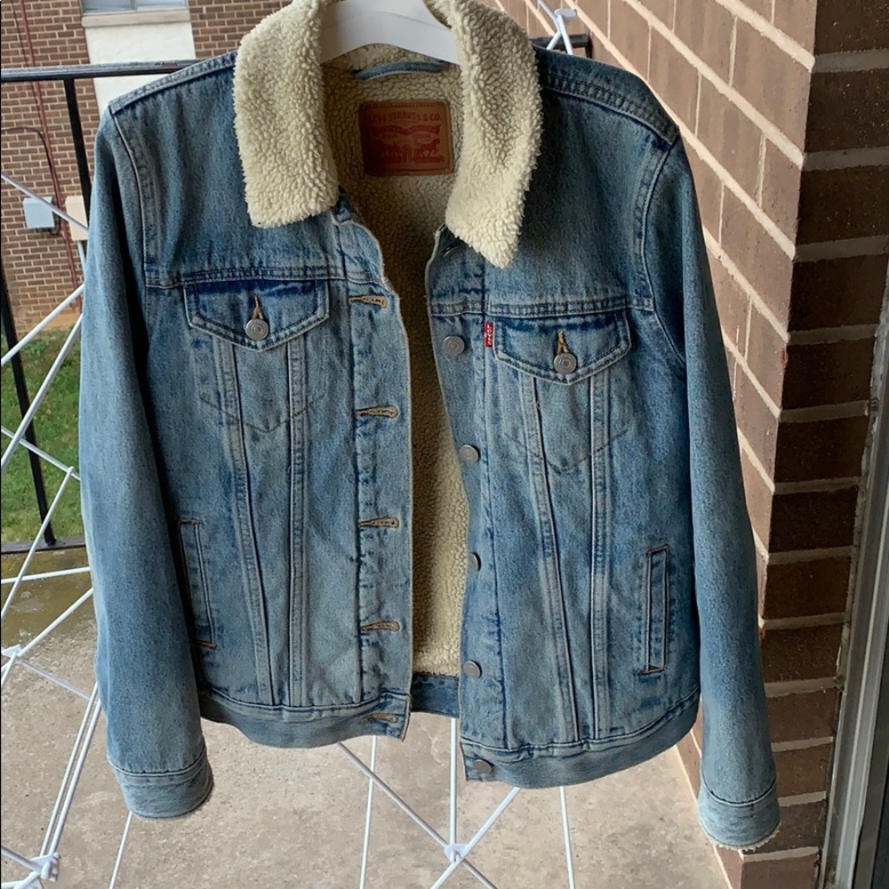 Women’s Levi’s Sherpa truckers jacket